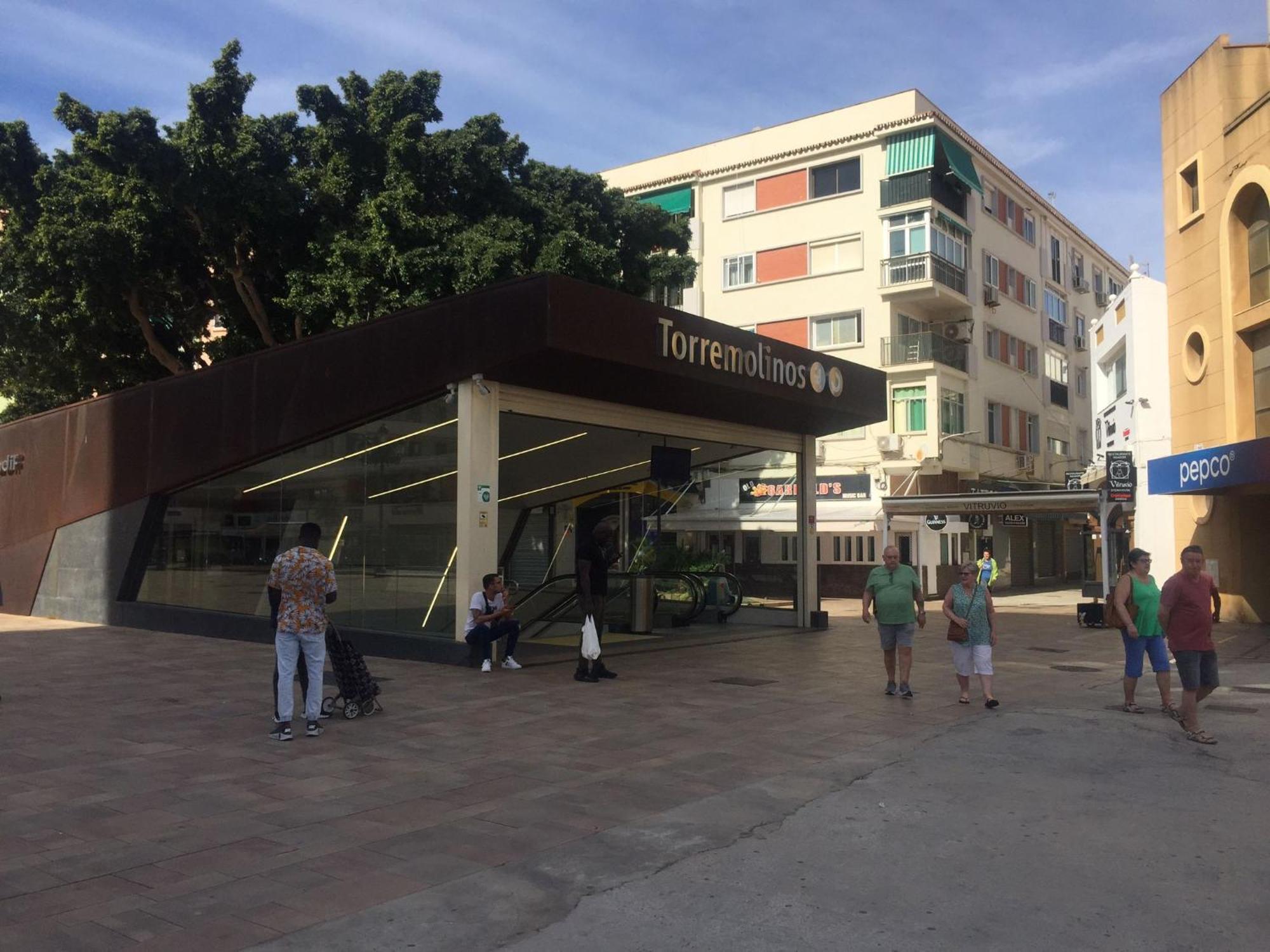 Apartamento En El Centro De ตอร์เรโมลิโนส ภายนอก รูปภาพ